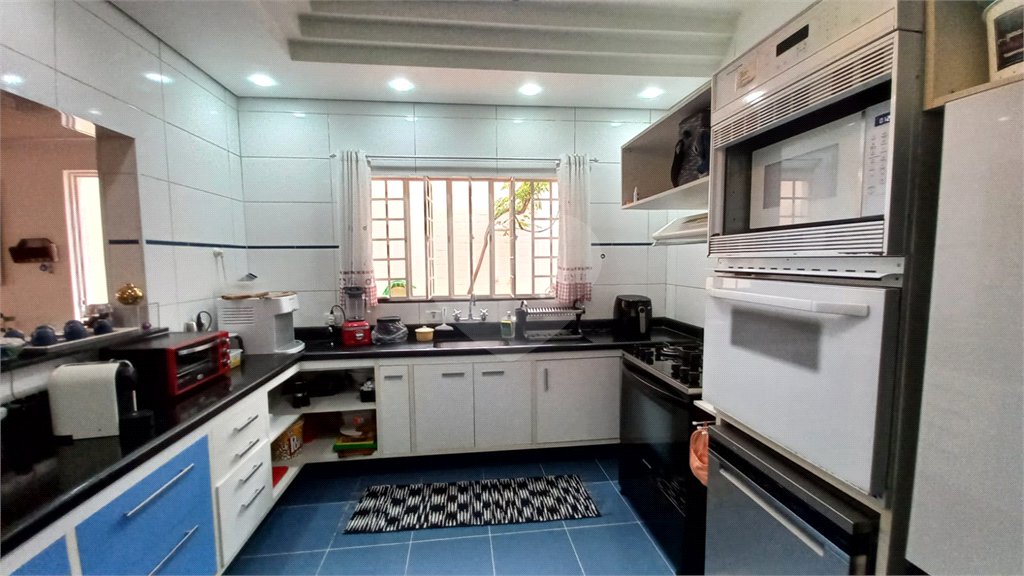 Sobrado à venda com 3 quartos, sendo 1 suíte, em Vila Gomes, São Paulo, SP
