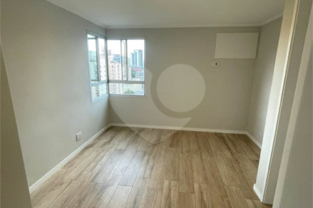 Flat à venda com 1 suíte em Liberdade, São Paulo, SP