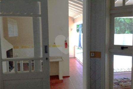 Casa à venda com 4 quartos, sendo 2 suítes, no condomínio Bosque de Grevilea, Vinhedo - SP