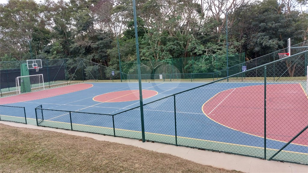 Casa à venda com 4 suítes no condomínio Figueira Garden, Atibaia - SP