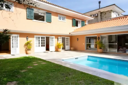 Casa à venda com 4 suítes em Jardim Leonor, São Paulo, SP