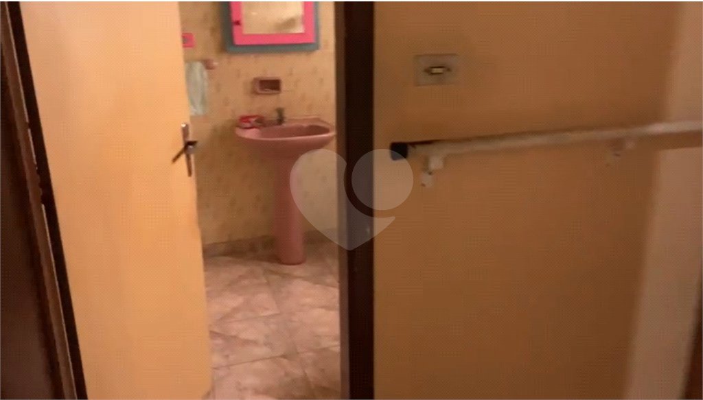 Casa à venda com 3 quartos, sendo 1 suíte,  no Centro, Salto, SP