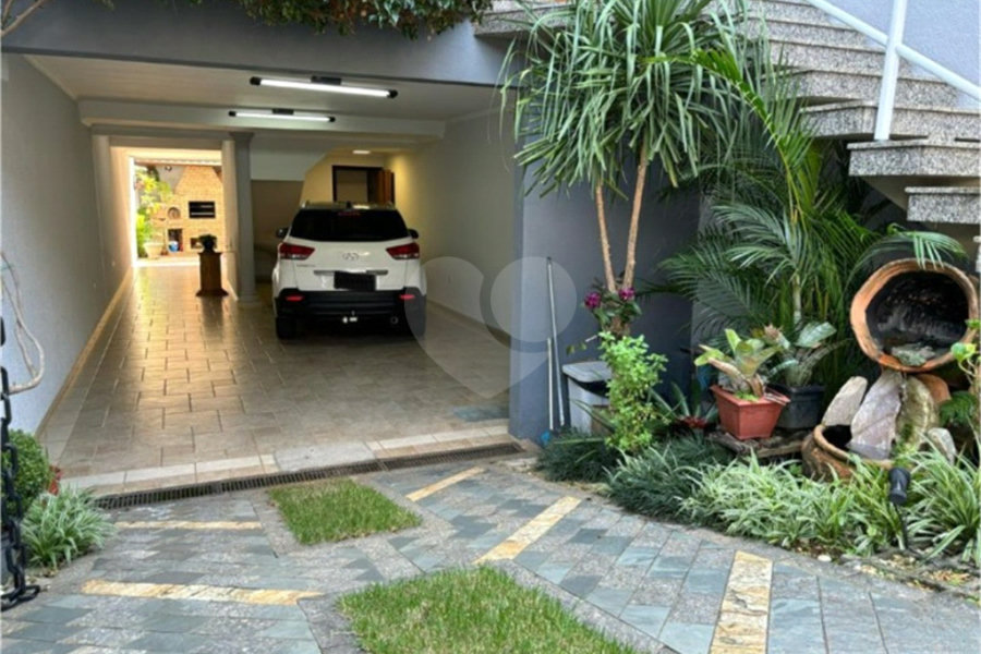 Sobrado à venda com 4 quartos, sendo 1 suíte, em Vila Floresta, Santo André, SP