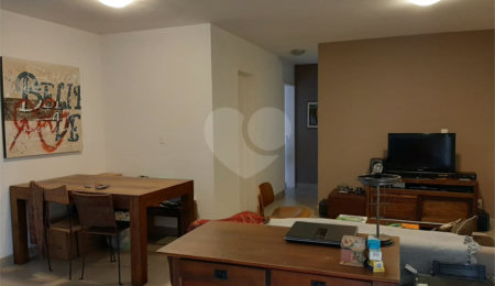 Apartamento à venda com 2 suítes em Vila Andrade, São Paulo, SP