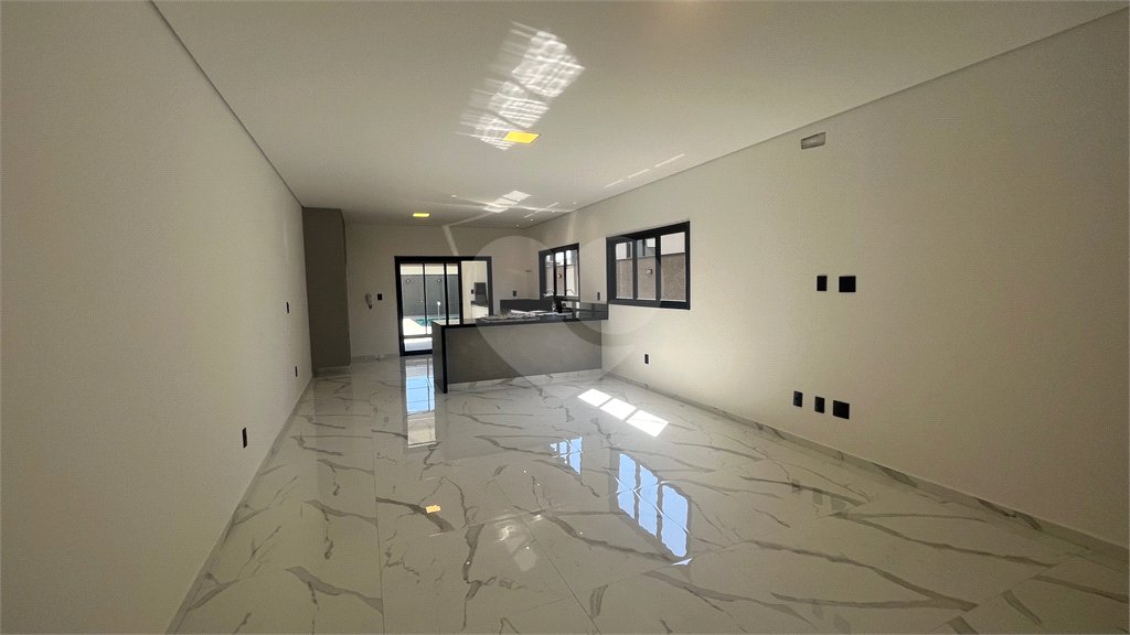Sobrado à venda com 3 suítes em Vila Petrópolis, Atibaia, SP