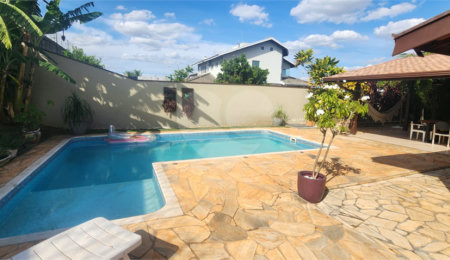 Casa à venda com 4 quartos, sendo 2 suítes,  no condomínio Delle Stelle, Louveira - SP