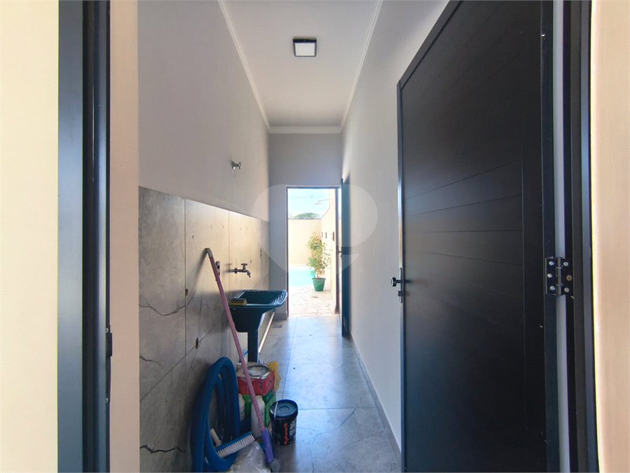 Casa à venda com 3 quartos, sendo 2 suítes, no condomínio Tivolli, Itapetininga - SP