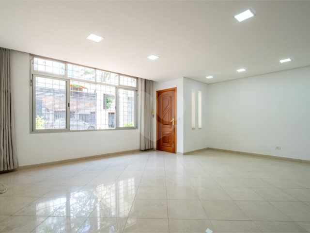 Casa de Vila à venda com 3 quartos, sendo 2 suítes,  em Campo Belo, São Paulo, SP