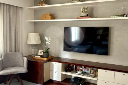 Apartamento à venda com 3 quartos, sendo 1 suíte, em Cerqueira César, São Paulo, SP