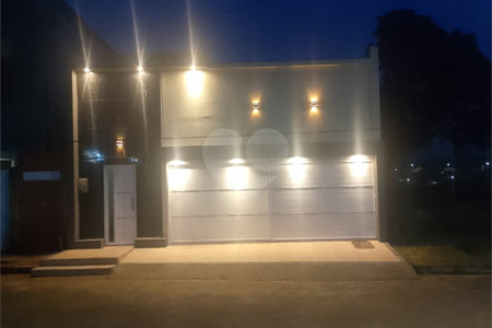 Casa à venda com 4 quartos, sendo 2 suítes, no condomínio Vivendas do Mendanha, Rio de Janeiro - RJ