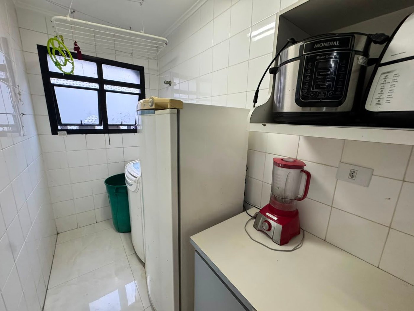 Apartamento com 3 dormitórios à venda, 73 m² por R$ 350.000,00 - Balneário Cidade Atlântica - Guarujá/SP