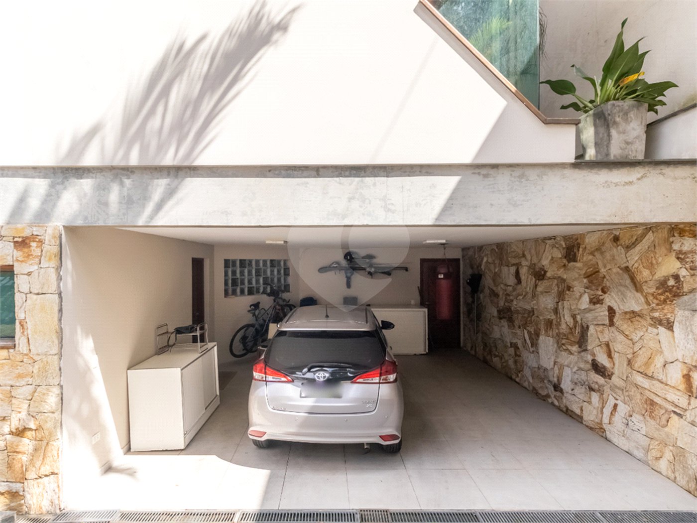 Casa à venda com 4 quartos, sendo 2 suítes, em Jardim Marajoara, São Paulo, SP