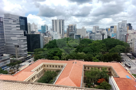 Apartamento à venda com 4 quartos, sendo 1 suíte, em República, São Paulo, SP