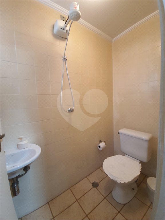 Sobrado à venda com 3 quartos, sendo 1 suíte,  em Jardim Rizzo, São Paulo, SP
