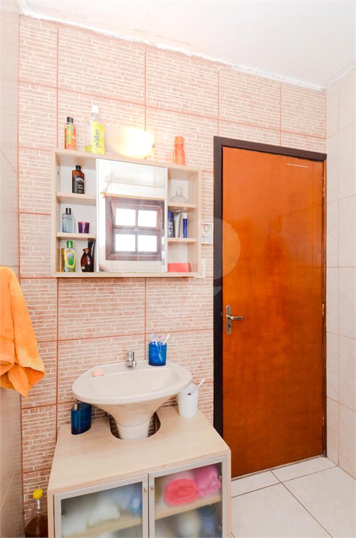 Casa à venda com 4 quartos, sendo 1 suíte, em Jardim Nova Taboão, Guarulhos, SP