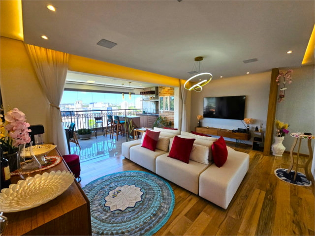 Apartamento à venda com 3 quartos, sendo 1 suíte,  em Chácara Santo Antônio, São Paulo, SP