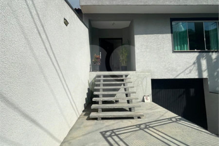 Sobrado à venda com 3 suítes em Vila Junqueira, Atibaia, SP