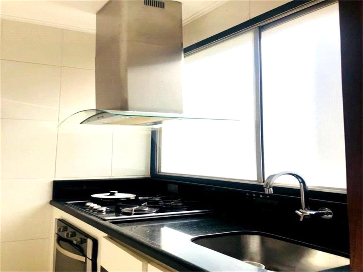 Apartamento para alugar com 3 quartos, sendo 1 suíte, em Jardim América, São Paulo, SP