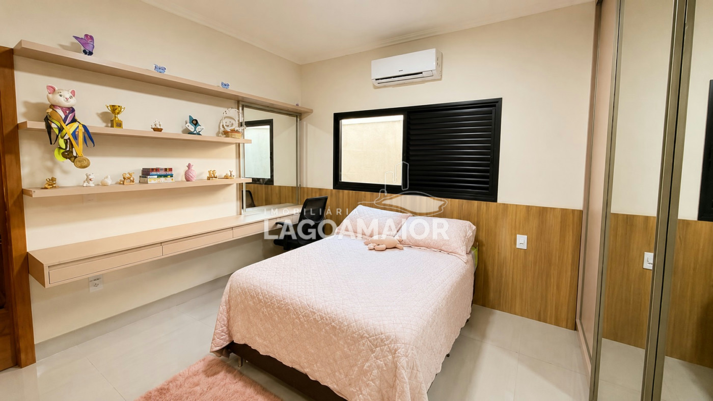 Casa à venda com 4 quartos, sendo 4 suítes, no condomínio Residencial Villa Dumont, Três Lagoas - MS