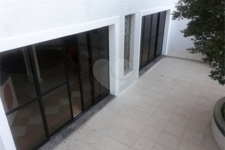 Sobrado à venda com 3 quartos, sendo 1 suíte,  em Vila Paulicéia, São Paulo, SP