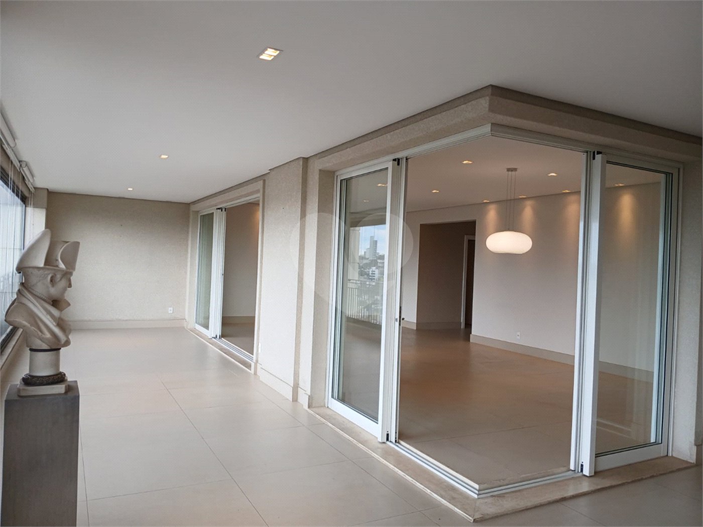 Apartamento à venda com 4 suítes em Anhangabaú, Jundiaí, SP