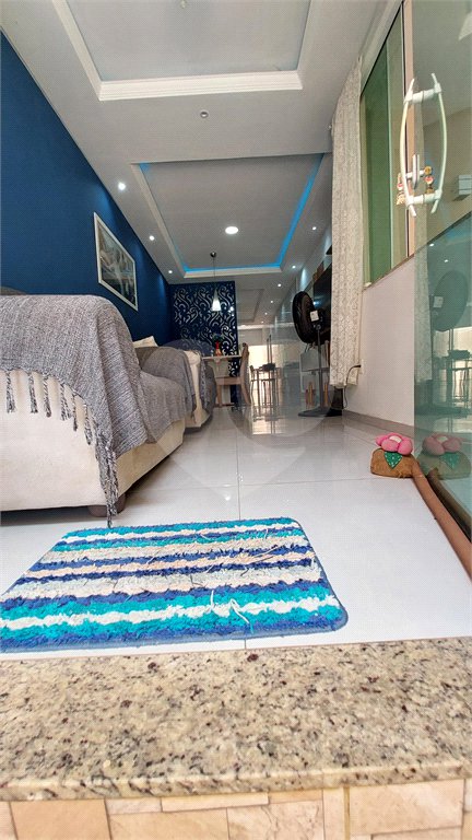 Casa à venda com 4 quartos, sendo 2 suítes, no condomínio Vivendas do Mendanha, Rio de Janeiro - RJ