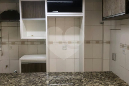 Casa à venda ou para alugar com 4 quartos, sendo 1 suíte, no condomínio Village Jardim Versailles, Jundiaí - SP