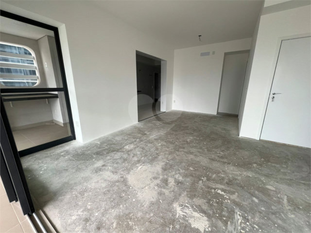 Apartamento à venda com 3 quartos, sendo 1 suíte,  em Chácara Santo Antônio, São Paulo, SP