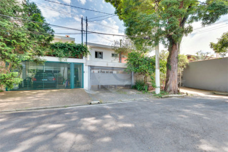 Casa de Vila à venda com 3 quartos, sendo 1 suíte, em Alto da Boa Vista, São Paulo, SP