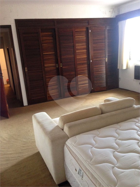 Sobrado à venda com 4 quartos, sendo 1 suíte, em Jardim Celeste, São Paulo, SP