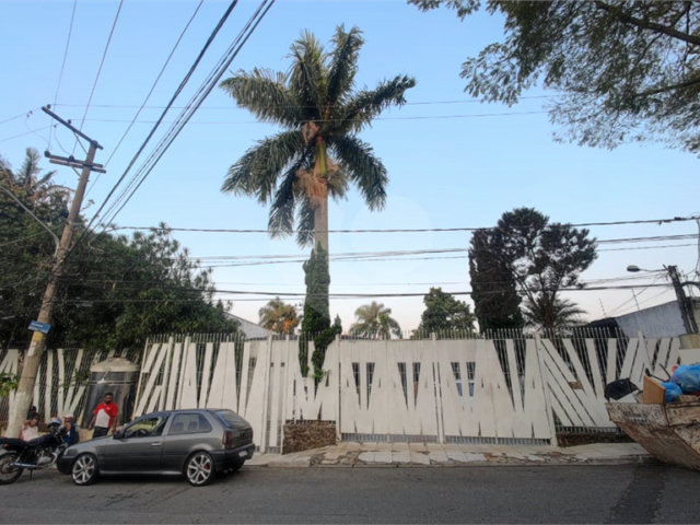 Casa Térrea à venda com 5 quartos, sendo 2 suítes,  em Chácara Monte Alegre, São Paulo, SP
