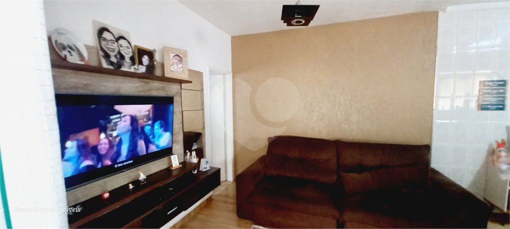 Casa à venda com 2 quartos em Vila Ursulina, Itaquaquecetuba, SP