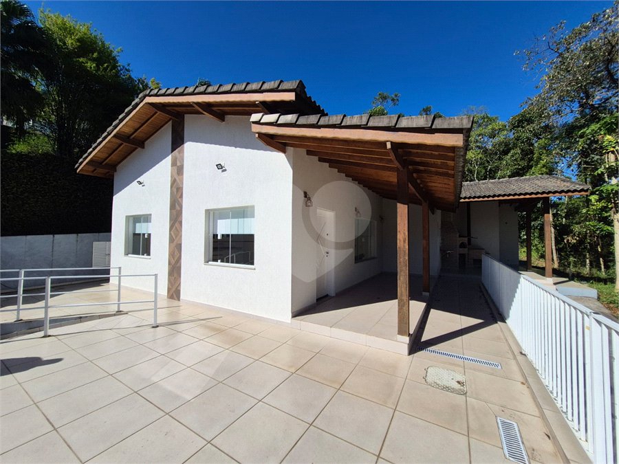 Casa à venda com 2 suítes no condomínio Alpes da Cantareira, Mairiporã - SP
