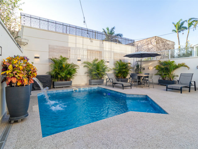 Casa à venda com 4 quartos, sendo 3 suítes,  no condomínio Palm Hill North, São Paulo - SP