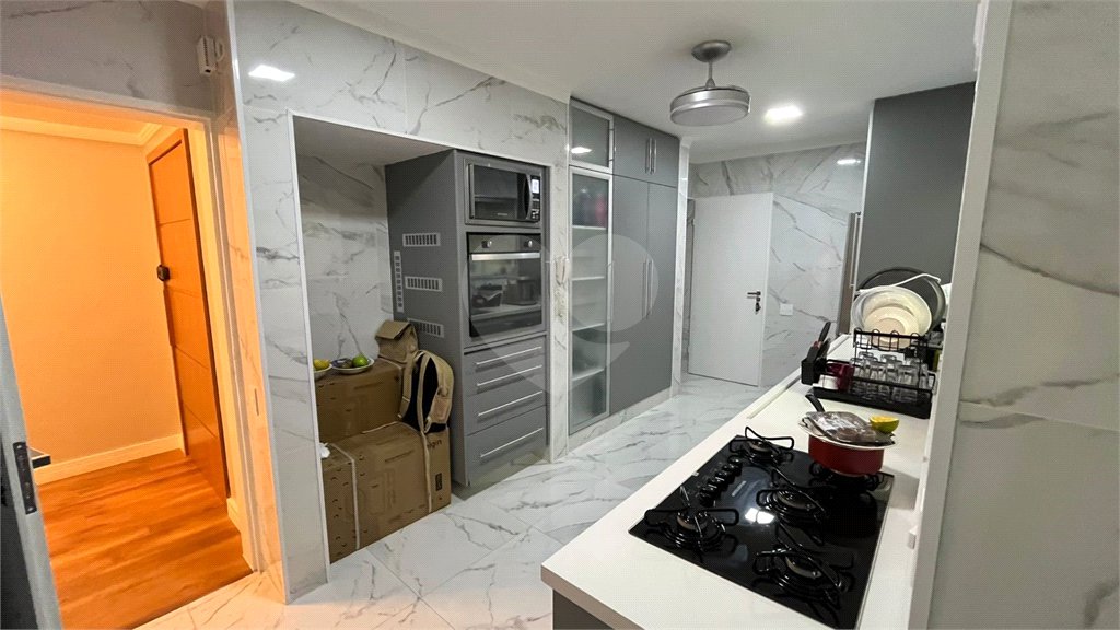 Apartamento à venda com 3 suítes em Vila Suzana, São Paulo, SP
