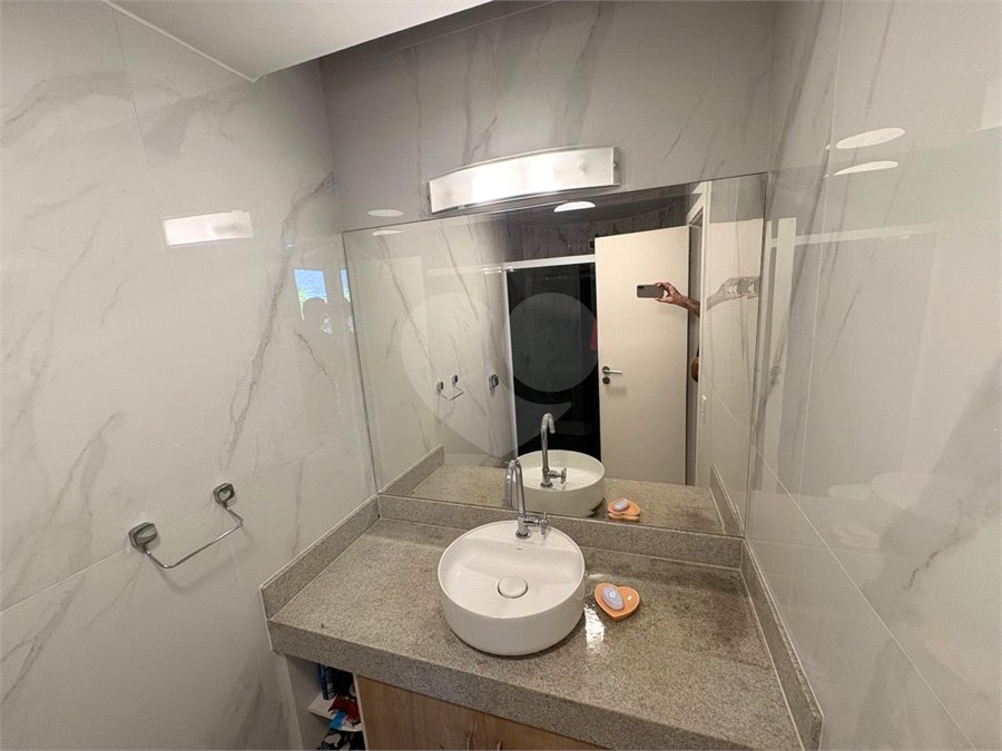 Apartamento à venda com 3 quartos, sendo 1 suíte,  em Lagoa, Rio de Janeiro, RJ