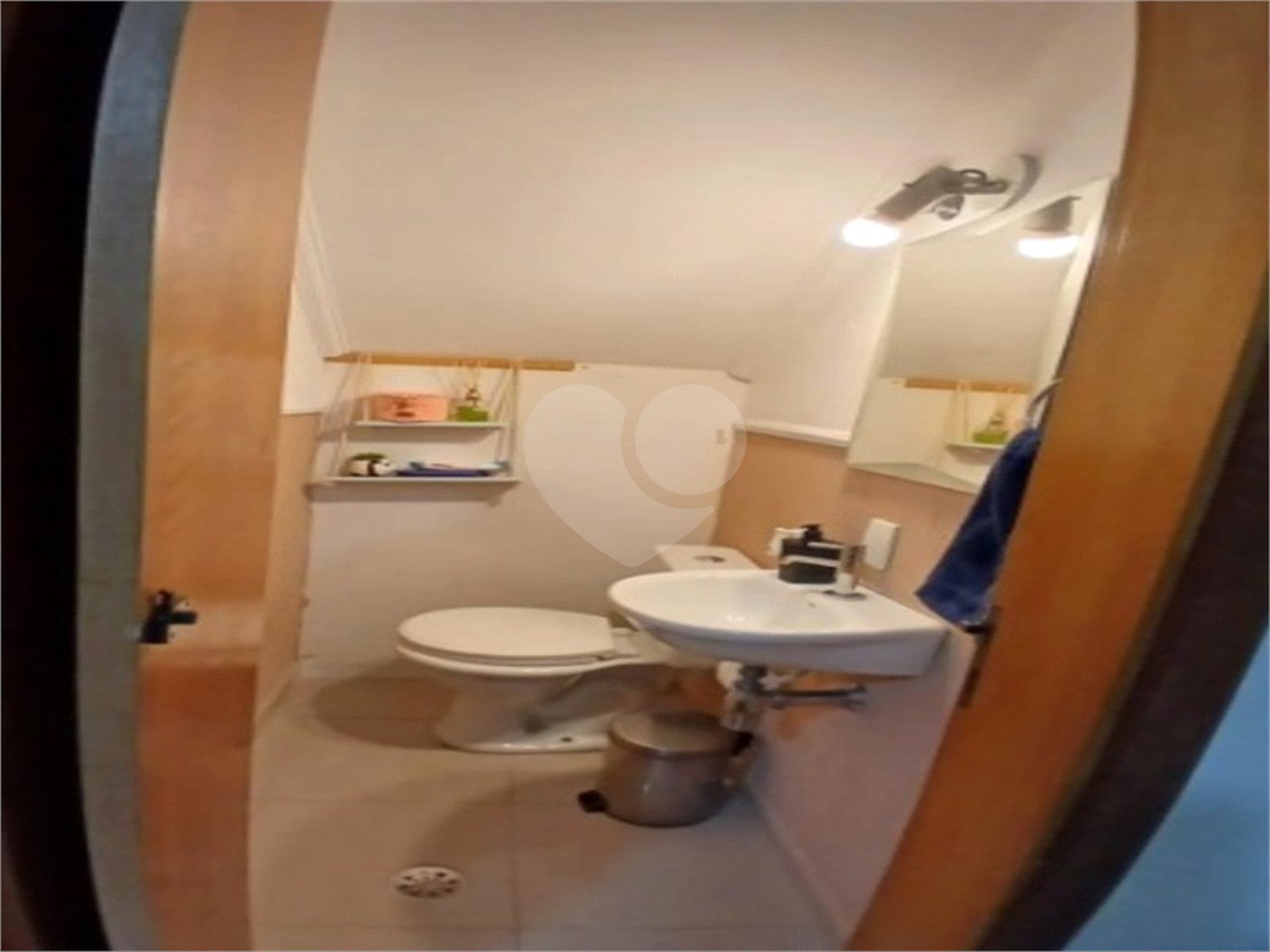 Casa à venda com 3 quartos, sendo 1 suíte, no condomínio Residencial Doutor Emanuel Dias, São Paulo - SP