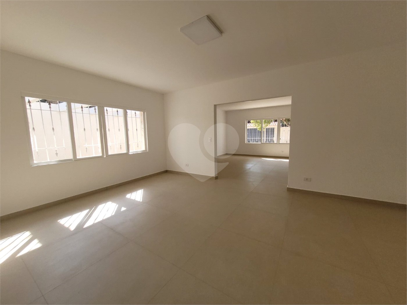 Casa Térrea à venda ou para alugar com 4 quartos, sendo 3 suítes,  em Horto Florestal, São Paulo, SP