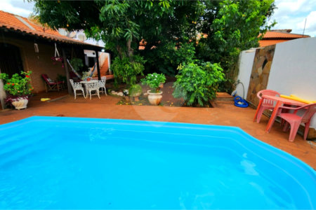 Casa à venda com 4 quartos, sendo 1 suíte, em Jardim Nova Época, Araraquara, SP