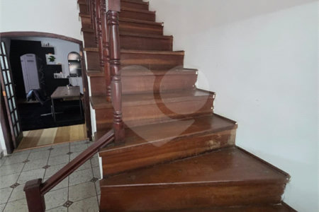 Sobrado à venda ou para alugar com 6 quartos, sendo 2 suítes, em Santana, São Paulo, SP