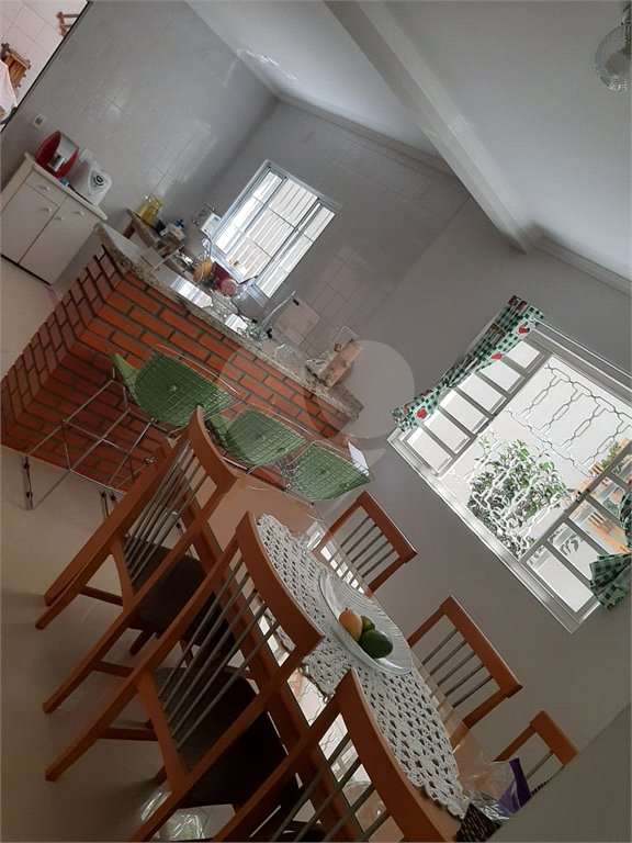 Sobrado à venda com 3 quartos, sendo 1 suíte,  em Vila Suissa, Mogi das Cruzes, SP