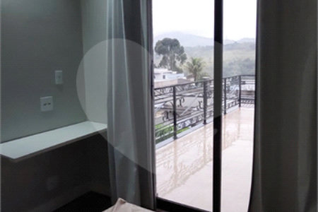 Casa para alugar com 5 quartos, sendo 1 suíte, no condomínio Figueira Garden, Atibaia - SP
