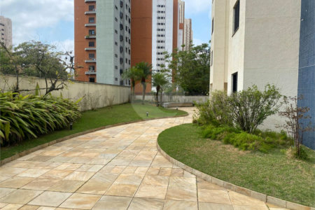 Apartamento à venda com 3 quartos, sendo 1 suíte, em Vila Andrade, São Paulo, SP