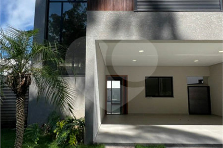 Casa à venda com 4 suítes no condomínio Bella Cittá Villagio I, Mogi das Cruzes - SP