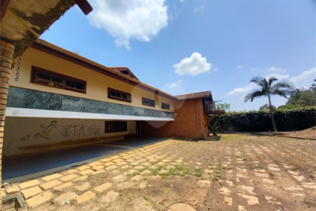 Casa à venda com 14 quartos, sendo 10 suítes, no condomínio Rua do Observatorio 2270, Vinhedo - SP