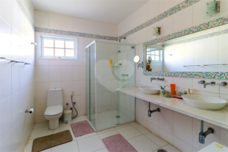 Sobrado à venda ou para alugar com 4 quartos, sendo 3 suítes, em Vila Madalena, São Paulo, SP