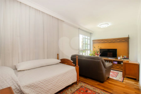 Casa à venda com 4 suítes no condomínio Conde D Eu, São Paulo - SP