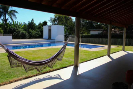 Casa à venda com 5 quartos, sendo 3 suítes, no condomínio Residencial Vale das Laranjeiras, Indaiatuba - SP