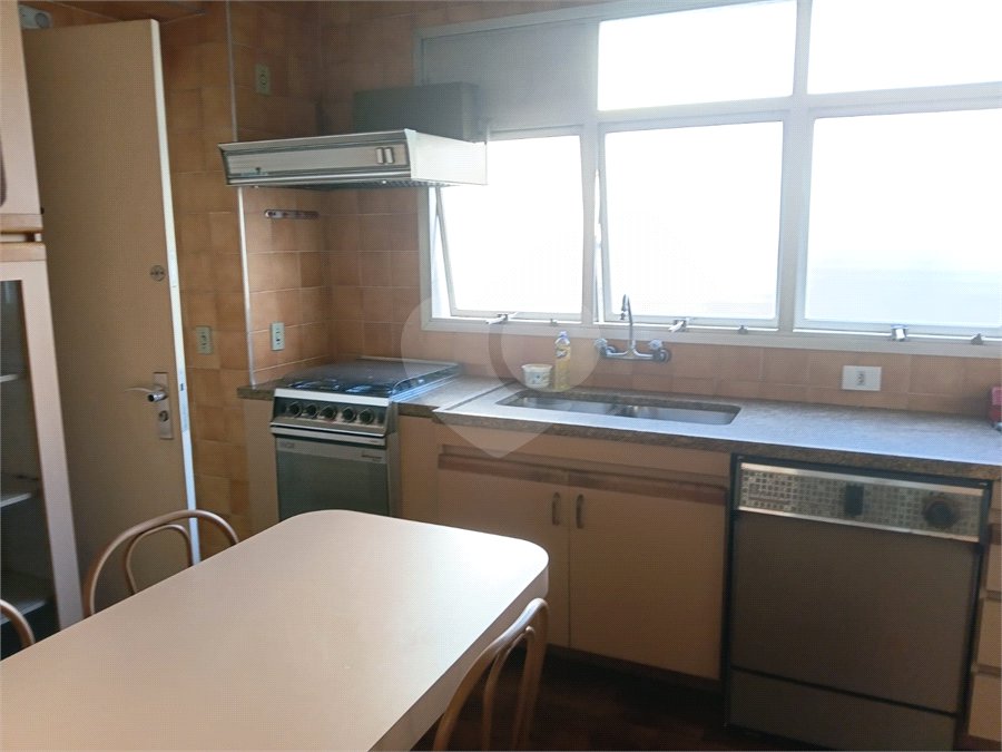 Apartamento à venda com 3 quartos, sendo 1 suíte,  em Higienópolis, São Paulo, SP