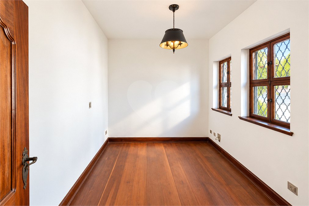 Casa Térrea à venda com 4 quartos, sendo 2 suítes, em Alto da Boa Vista, São Paulo, SP